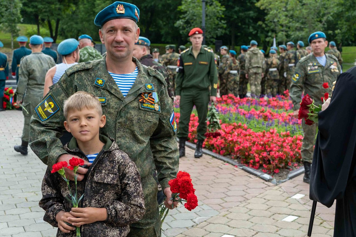 В странах СНГ отметили День ВДВ