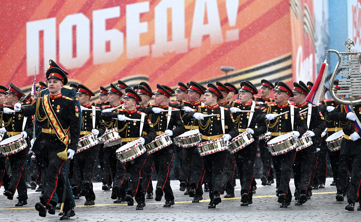 Новости СНГ - В Москве состоялся Парад Победы и церемония возложения венка  к Могиле Неизвестного Солдата с участием президентов стран СНГ